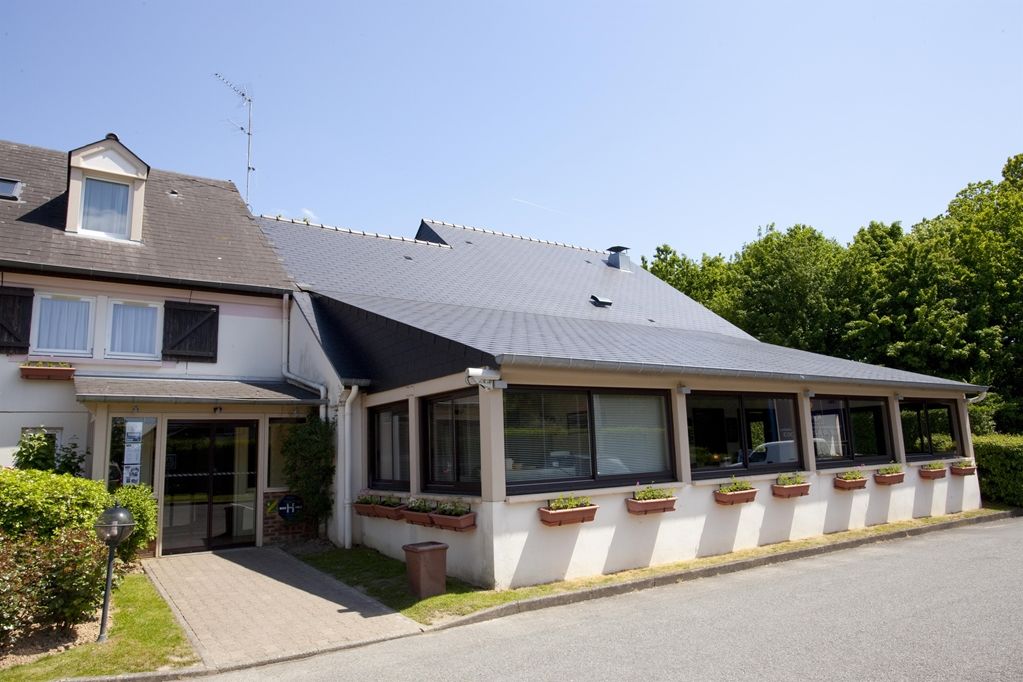 Kyriad Rennes Nord Hotel Bagian luar foto